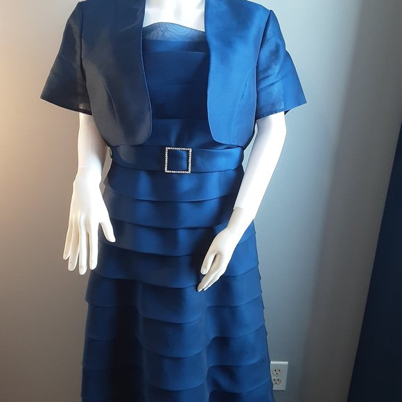 Evening Gown by JS COLLECTIONS - Picture 7 of 14